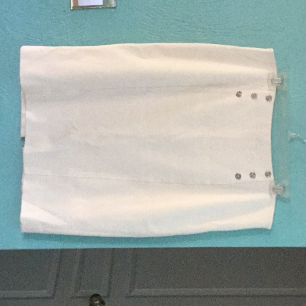 White House/Black Market ivory lined skirt